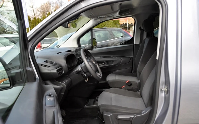 Toyota Proace City Verso cena 62444 przebieg: 188000, rok produkcji 2020 z Przemków małe 781